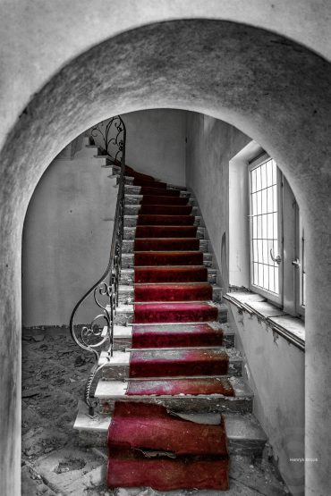 Lost Places – Red carpet